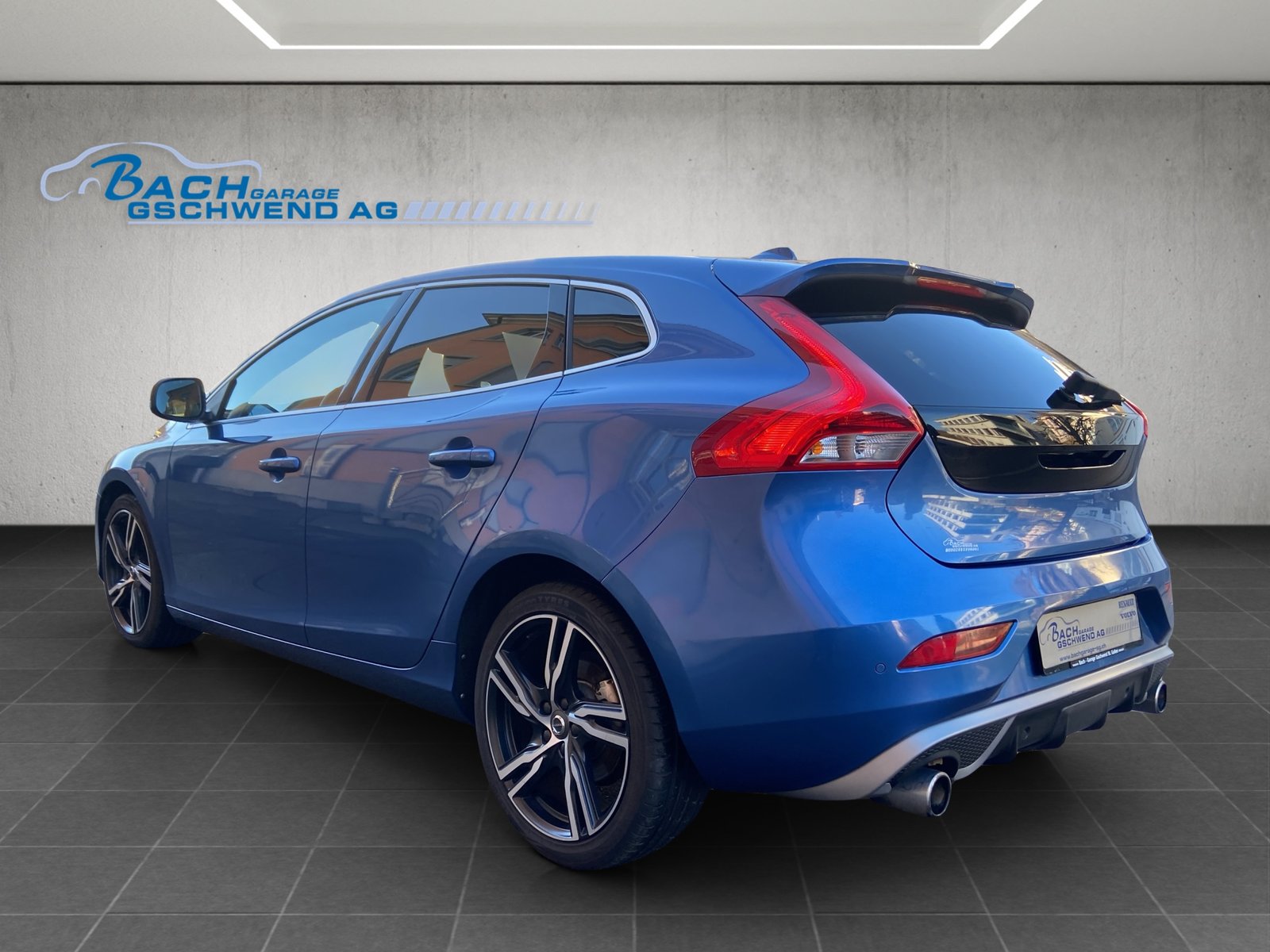 VOLVO V40 T5 Momentum R-Design Geartronic, Petrol, Second hand / Used, Automatic - 5