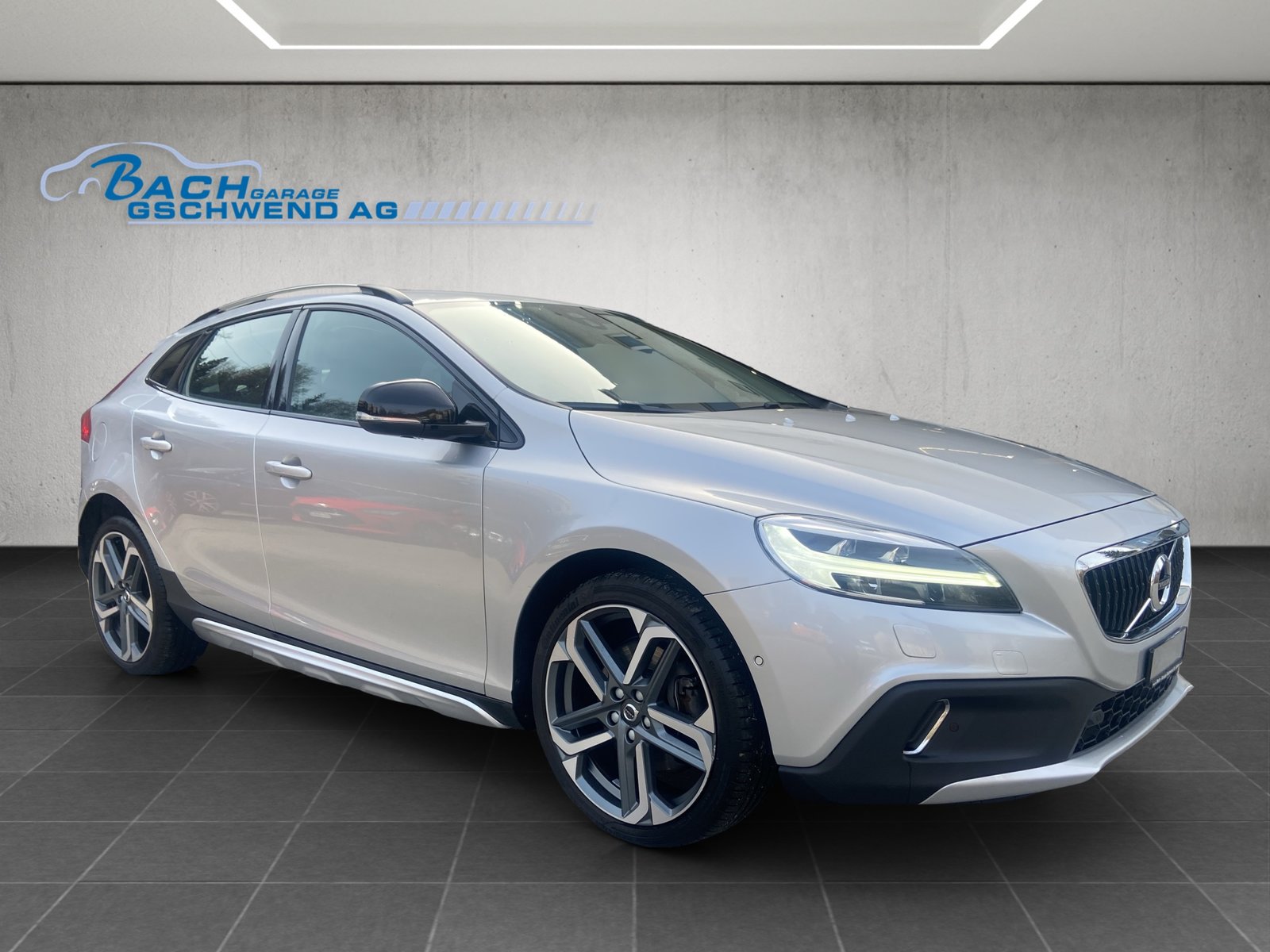VOLVO V40 Cross Country T4 AWD Lyx Geartronic, Benzin, Occasion / Gebraucht, Automatik - 2