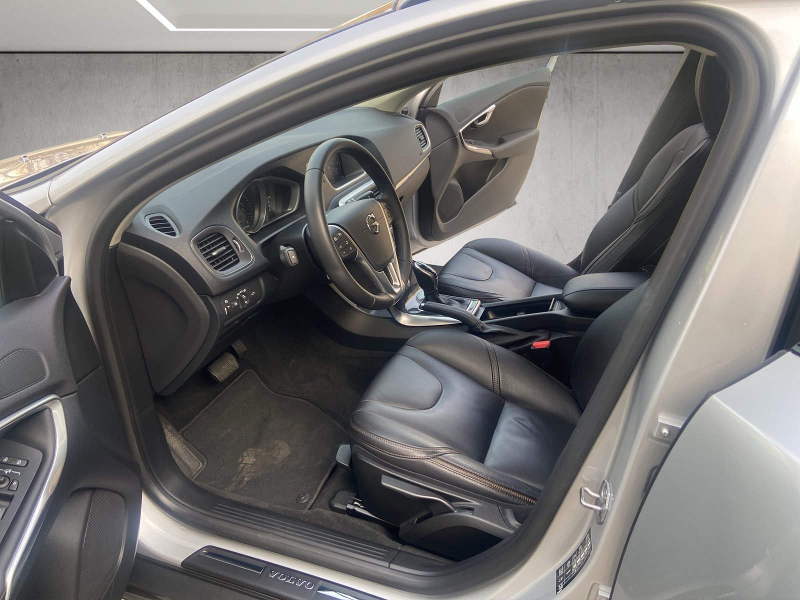 VOLVO V40 Cross Country T4 AWD Lyx Geartronic, Benzin, Occasion / Gebraucht, Automatik - 7