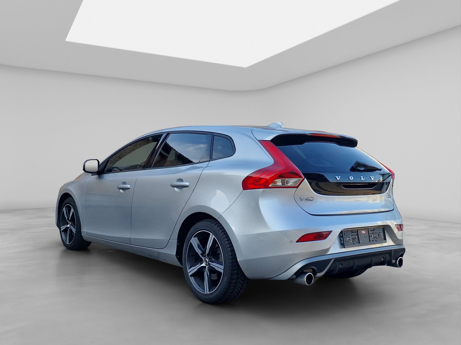 VOLVO V40 D2 Momentum R-Design, Diesel, Occasion / Utilisé, Manuelle - 4