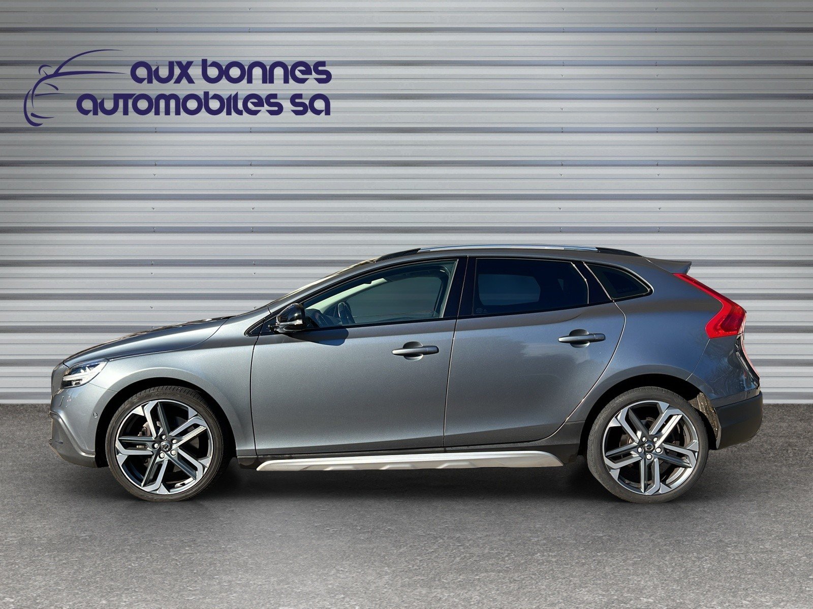 VOLVO V40 Cross Country T4 AWD Lyx Geartronic, Essence, Occasion / Utilisé, Automatique - 6