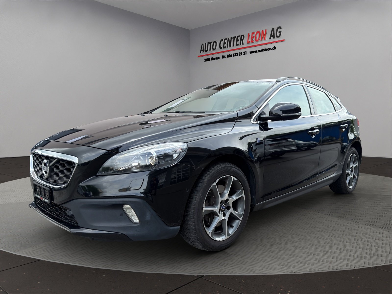 VOLVO V40 Cross Country T4 2.0 AWD Ocean Race Geartronic, Petrol, Second hand / Used, Automatic - 2