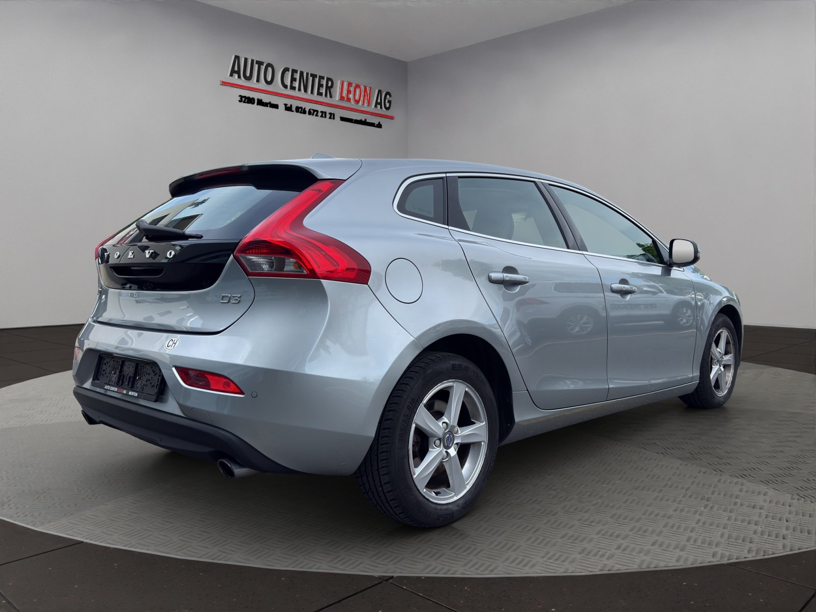 VOLVO V40 D3 Momentum Geartronic, Diesel, Second hand / Used, Automatic - 6