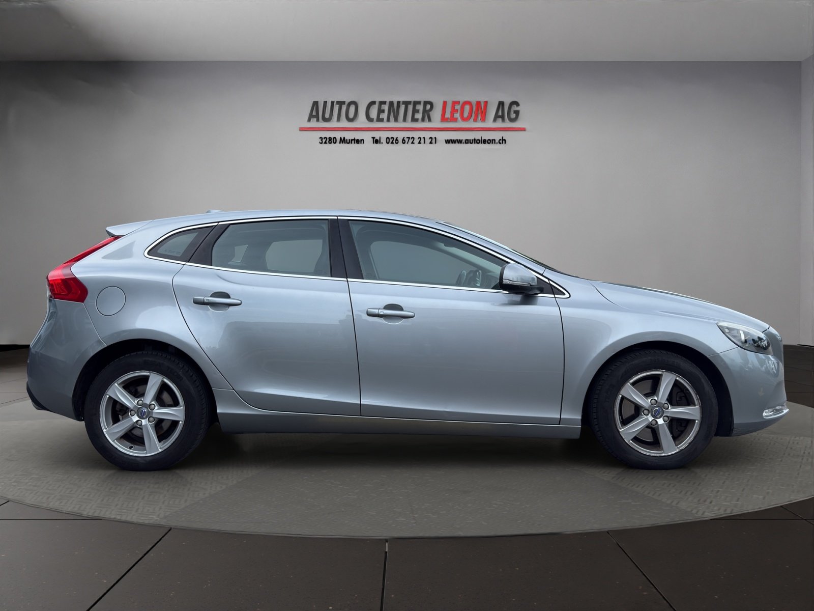 VOLVO V40 D3 Momentum Geartronic, Diesel, Second hand / Used, Automatic - 7