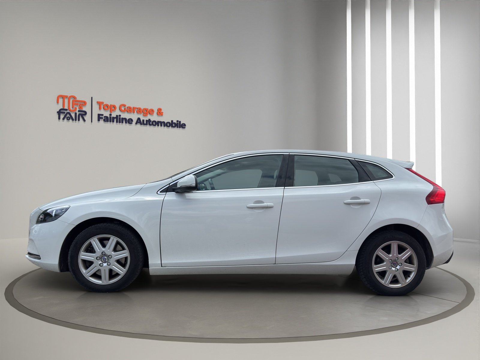 VOLVO V40 T3 Momentum Geartronic, Essence, Occasion / Utilisé, Automatique - 4