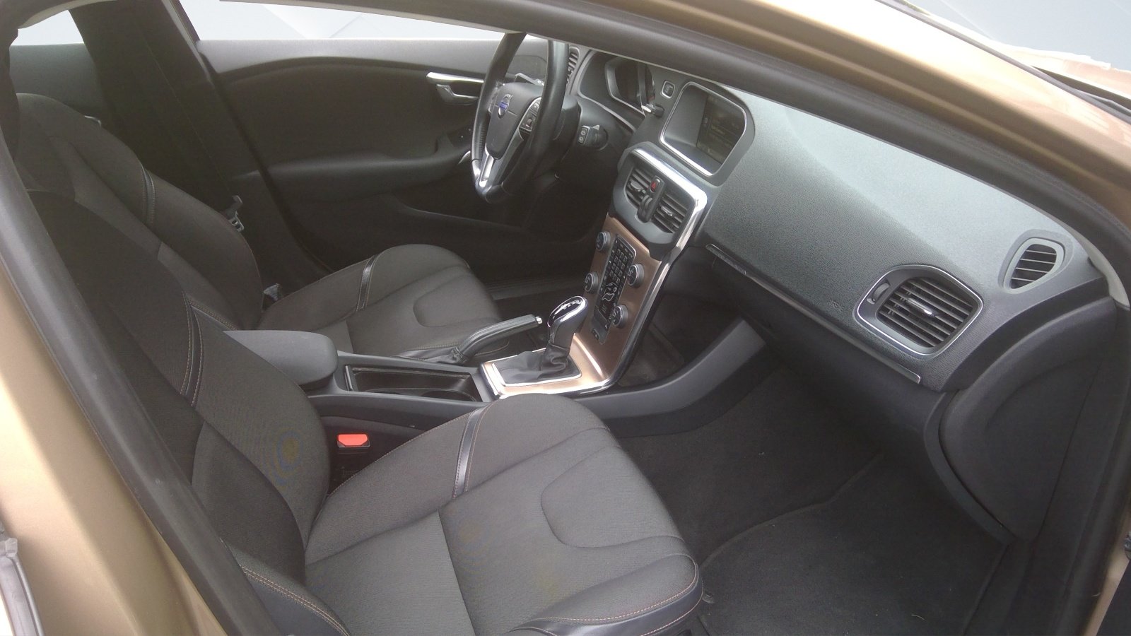 VOLVO V40 Cross Country T4 2.0 AWD Momentum Geartronic, Petrol, Second hand / Used, Automatic - 5
