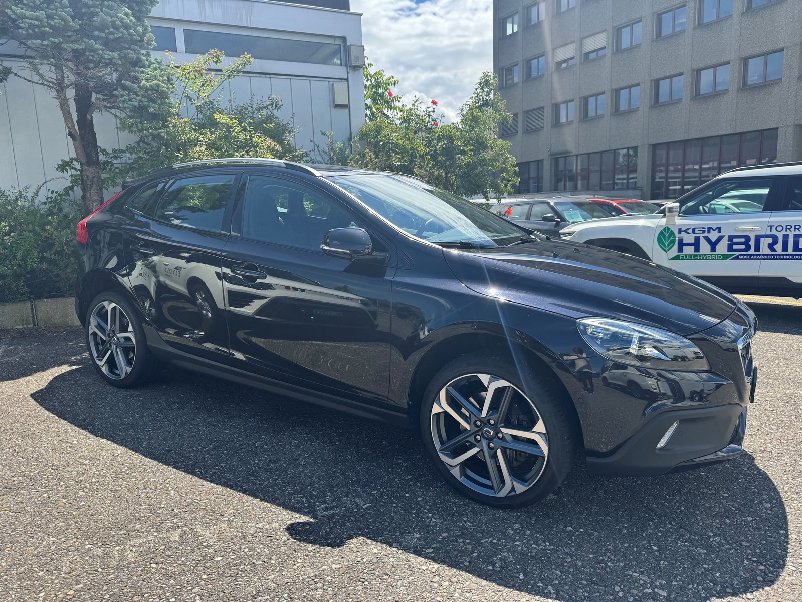 VOLVO V40 Cross Country T4 2.0 AWD Momentum Geartronic, Benzina, Occasioni / Usate, Automatico - 2