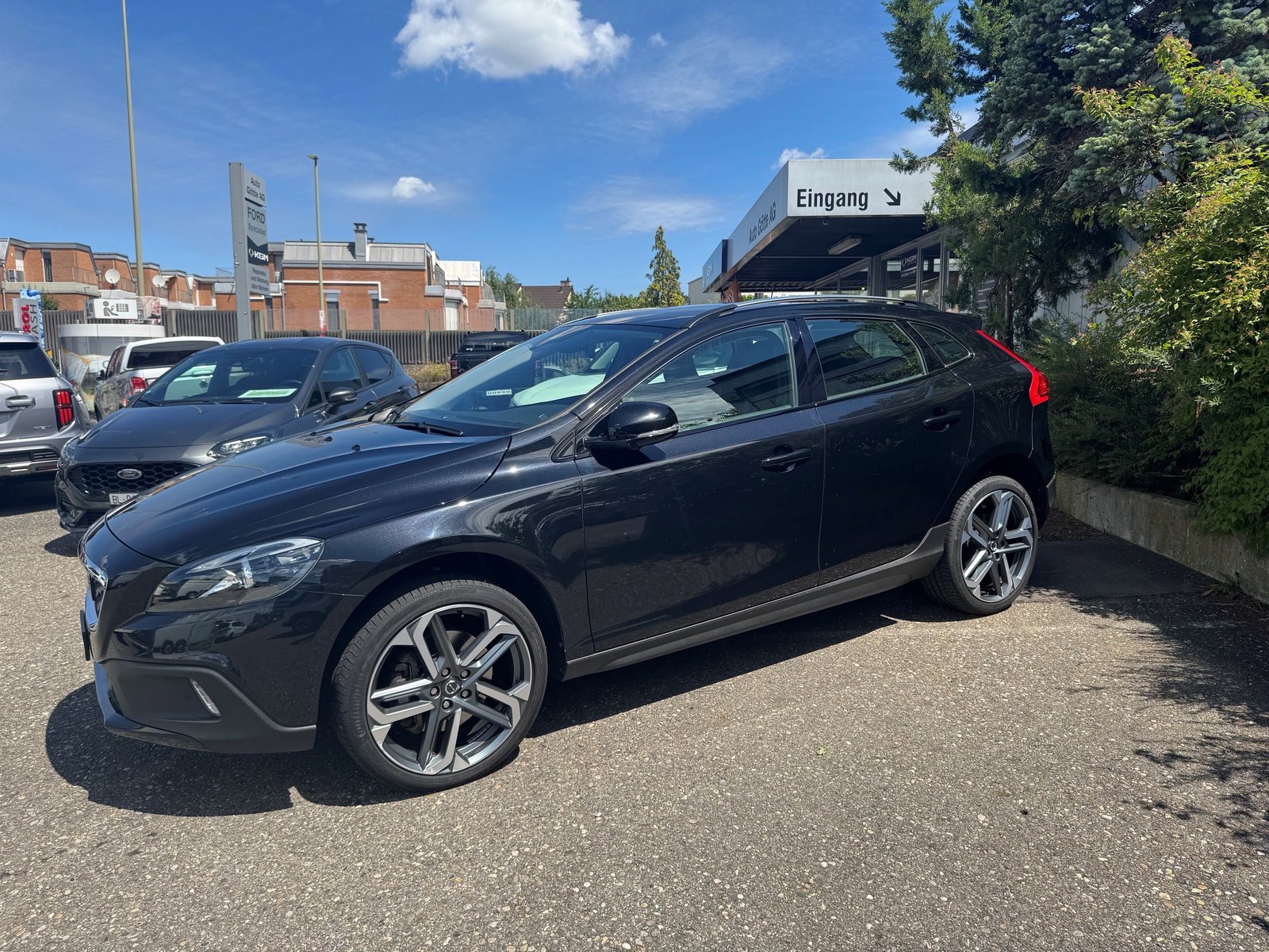 VOLVO V40 Cross Country T4 2.0 AWD Momentum Geartronic, Benzina, Occasioni / Usate, Automatico - 3