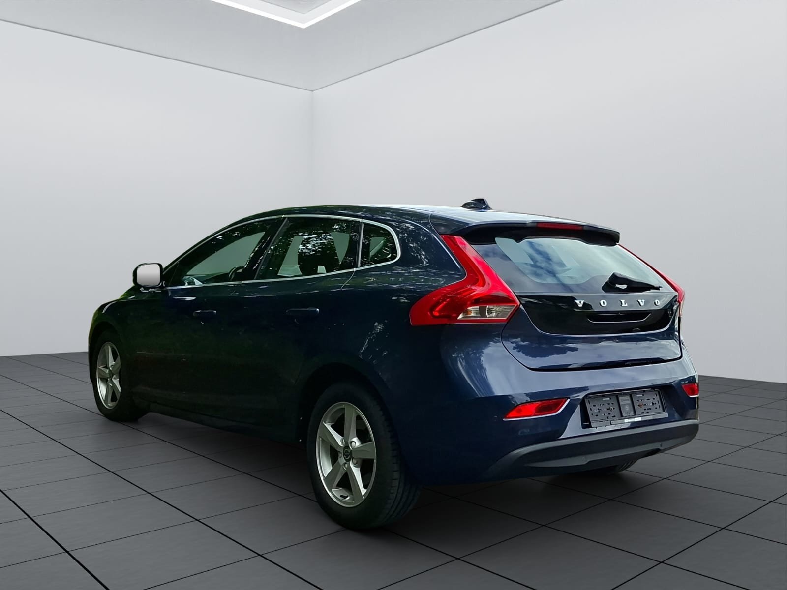 VOLVO V40 D2, Diesel, Second hand / Used, Manual - 5