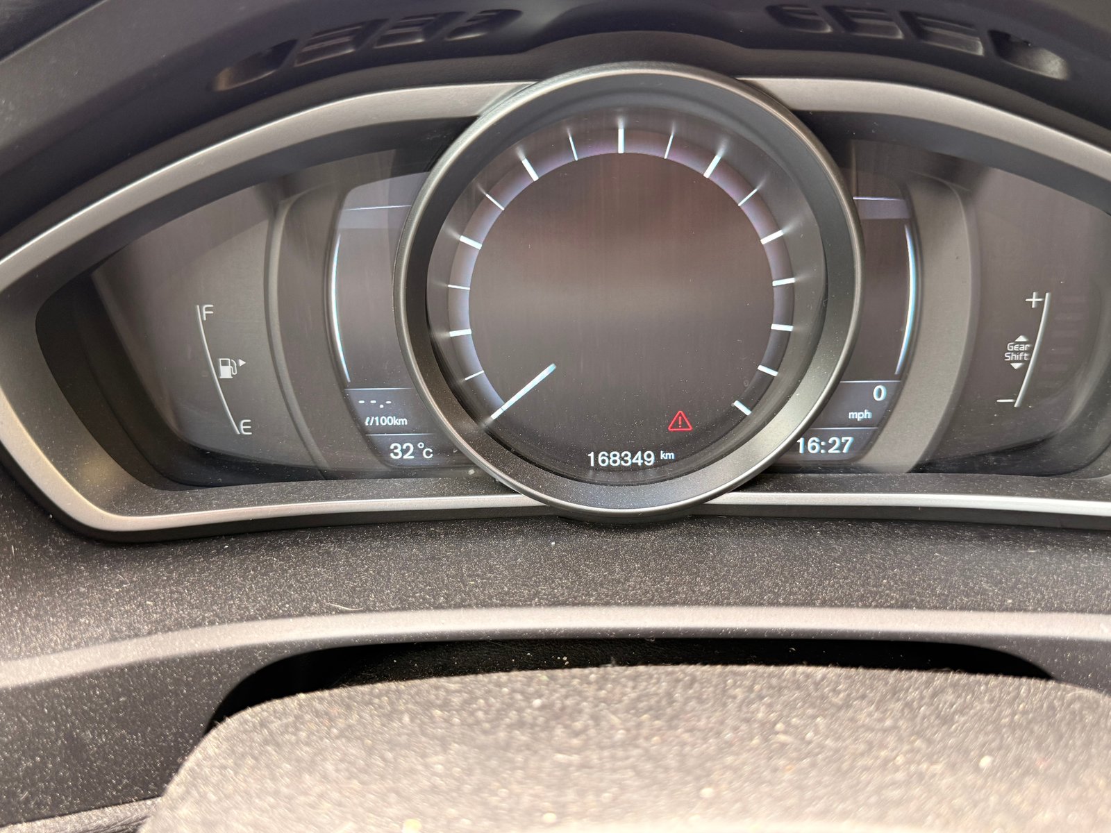 VOLVO V40 T4 Kinetic, Essence, Occasion / Utilisé, Manuelle - 4