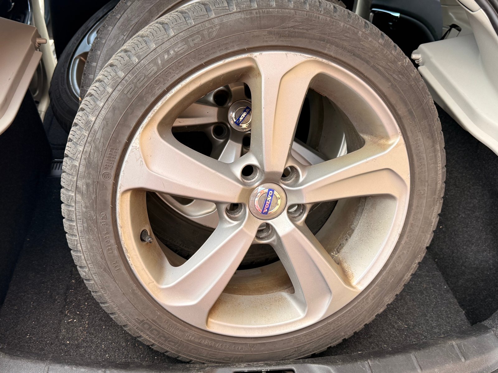 VOLVO V40 T4 Kinetic, Essence, Occasion / Utilisé, Manuelle - 5