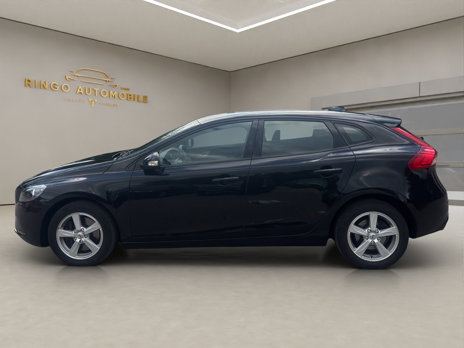 VOLVO V40 D3 Dynamic Edition Geartronic, Diesel, Second hand / Used, Automatic - 4
