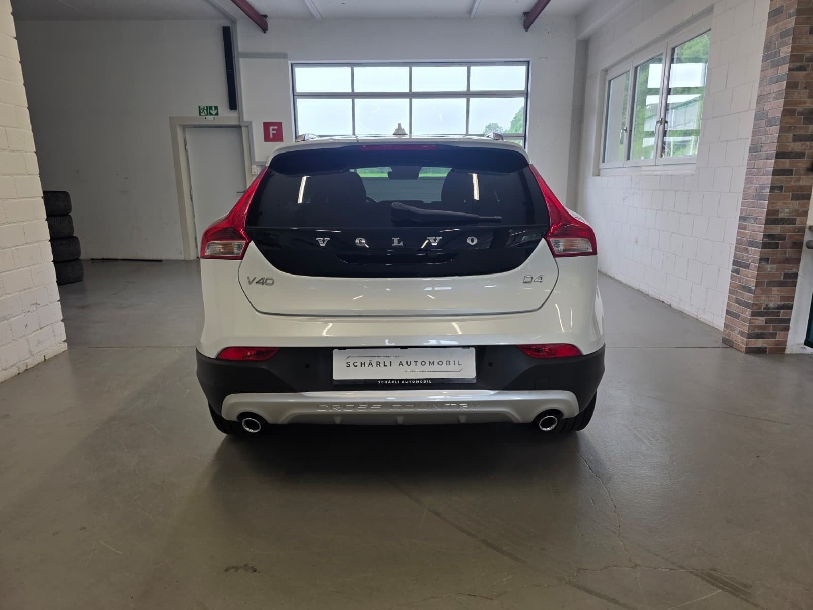VOLVO V40 D4 Momentum Geartronic, Diesel, Occasion / Utilisé, Automatique - 6