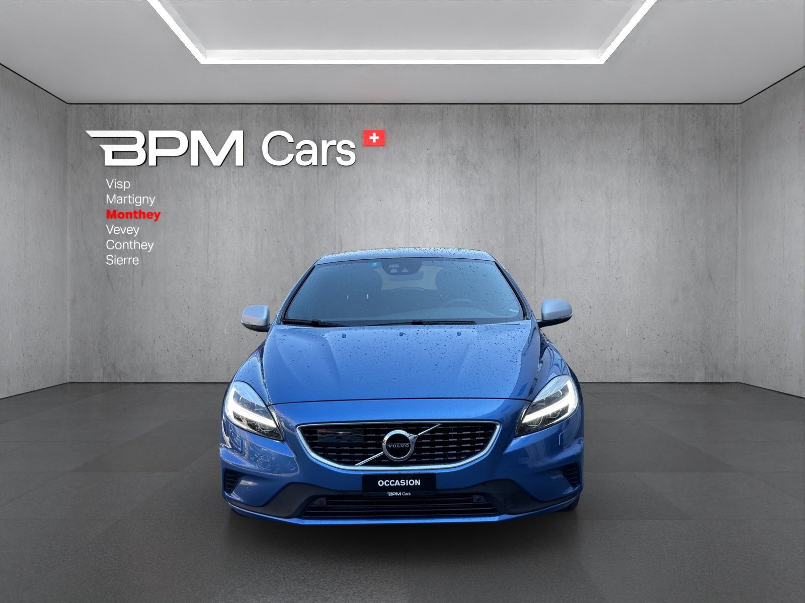 VOLVO V40 T3 Momentum R-Design, Essence, Occasion / Utilisé, Manuelle - 2