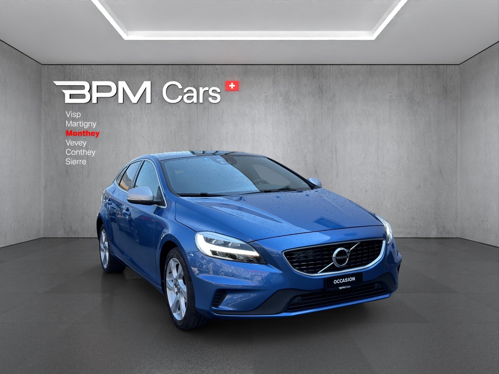 VOLVO V40 T3 Momentum R-Design, Essence, Occasion / Utilisé, Manuelle - 3