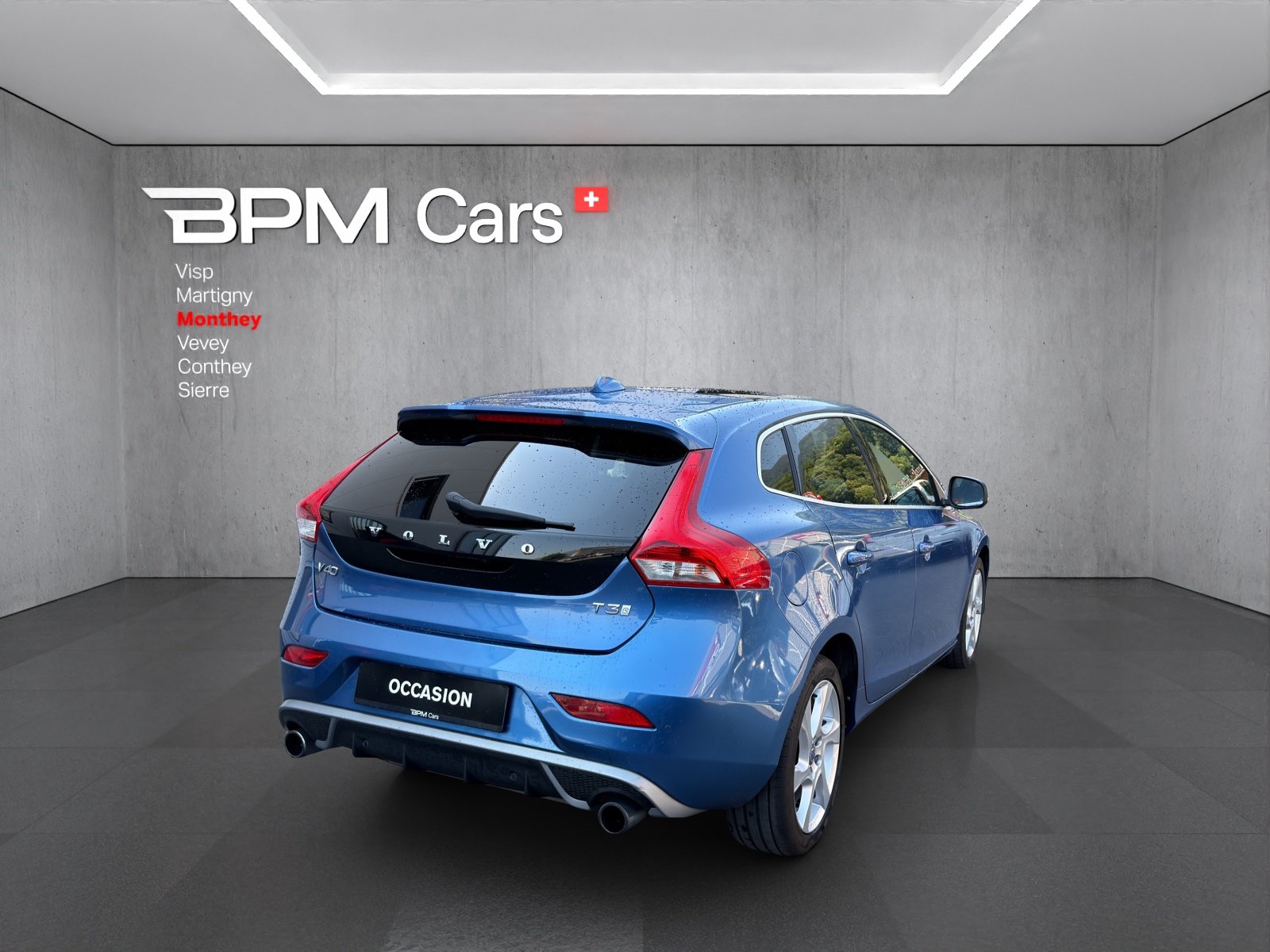 VOLVO V40 T3 Momentum R-Design, Essence, Occasion / Utilisé, Manuelle - 4