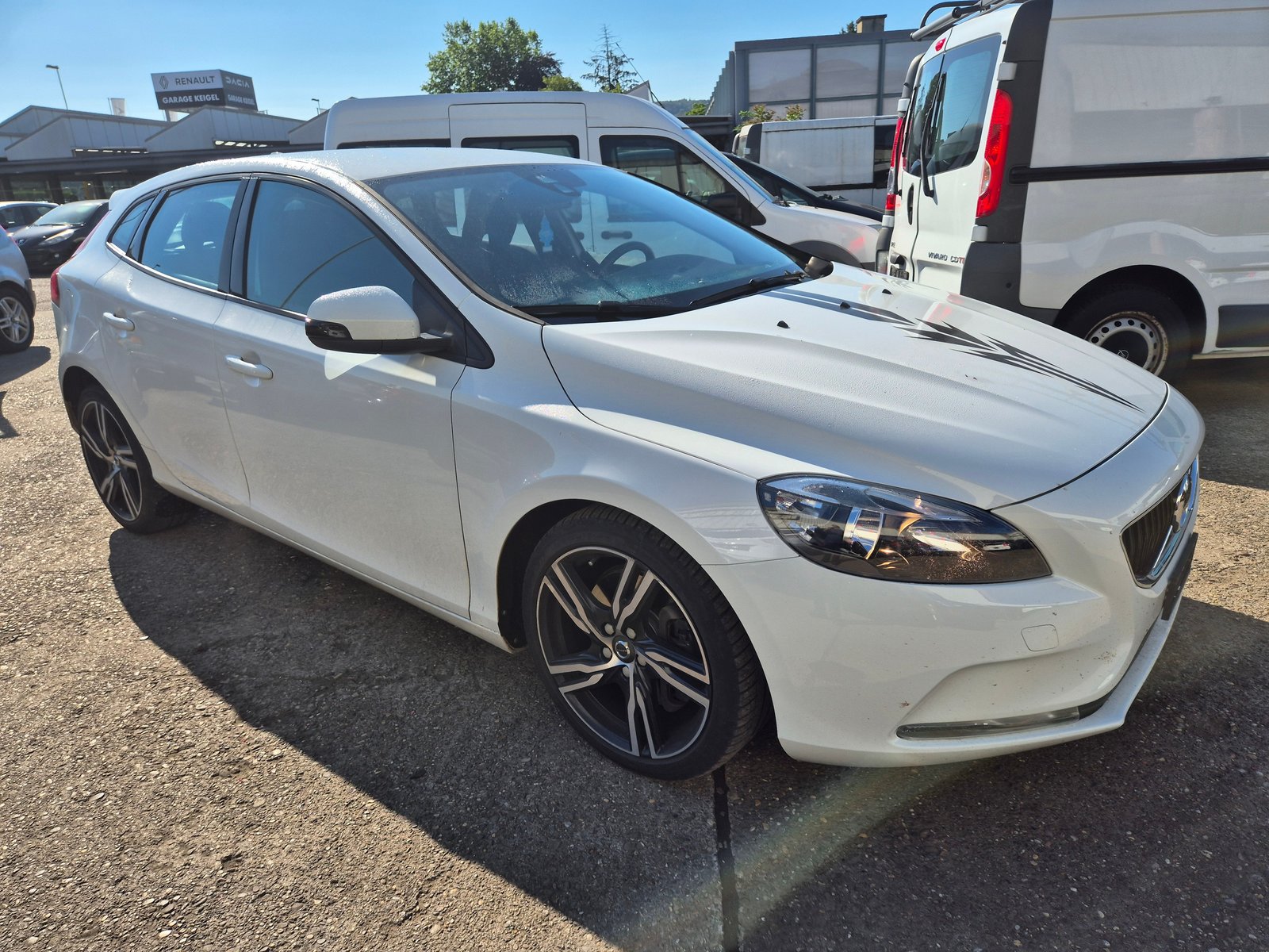 VOLVO V40 D3 Momentum, Diesel, Occasion / Utilisé, Manuelle - 2