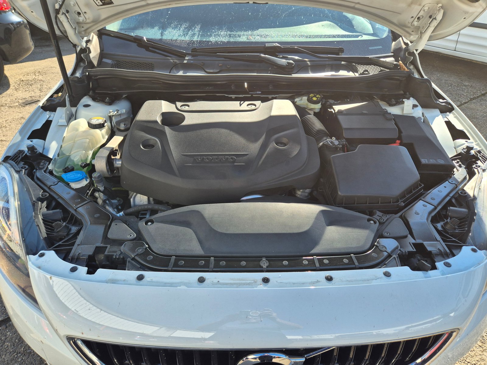 VOLVO V40 D3 Momentum, Diesel, Occasion / Utilisé, Manuelle - 7