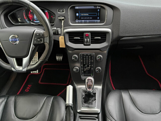 VOLVO V40 D3 Summum, Occasion / Utilisé, Manuelle - 6