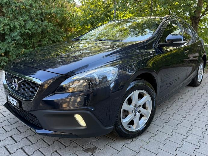 VOLVO V40 Cross Country D3 Summum Geartronic, Diesel, Second hand / Used, Automatic