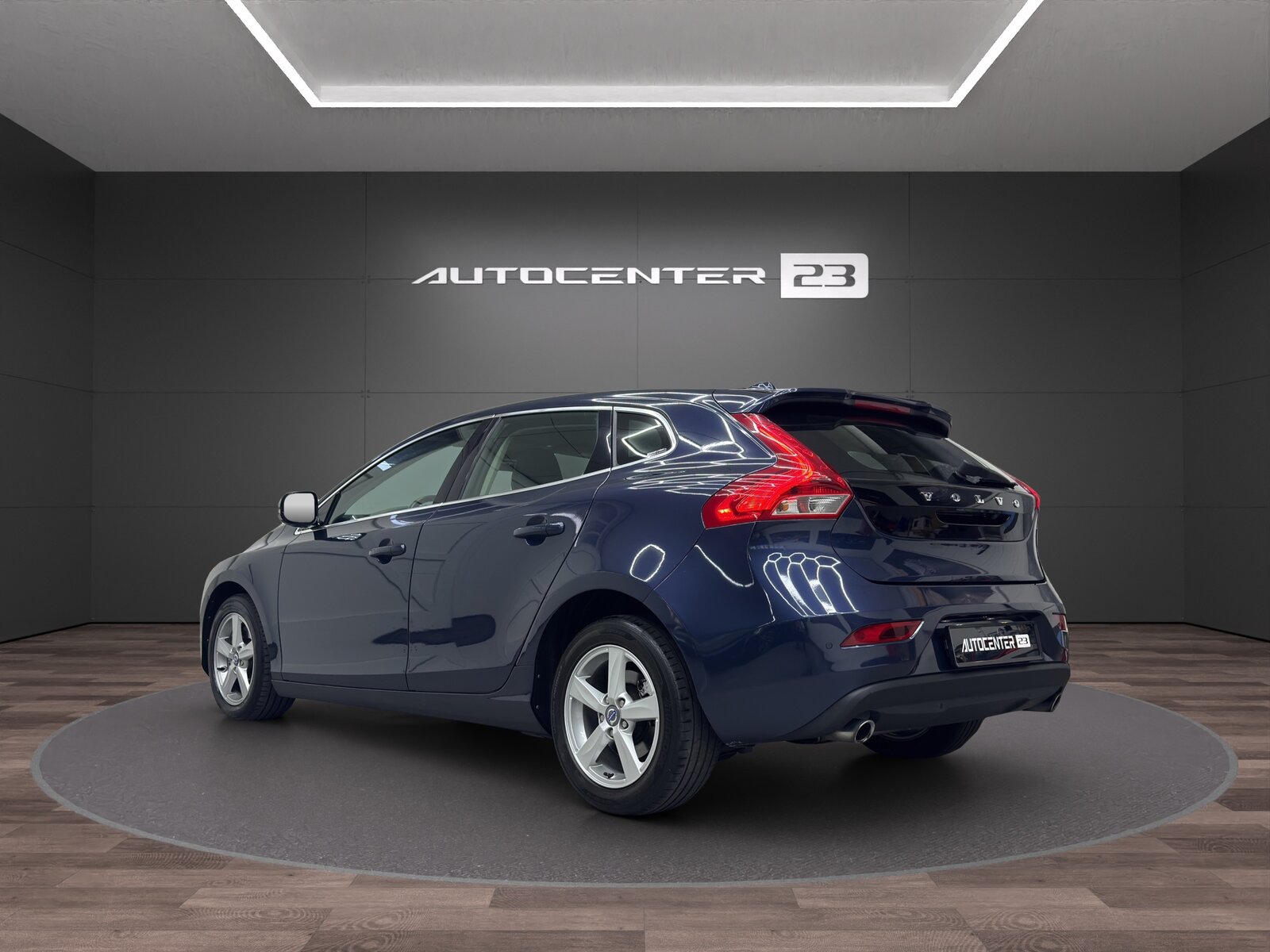 VOLVO V40 D3 Kinetic, Diesel, Occasion / Utilisé, Automatique - 3