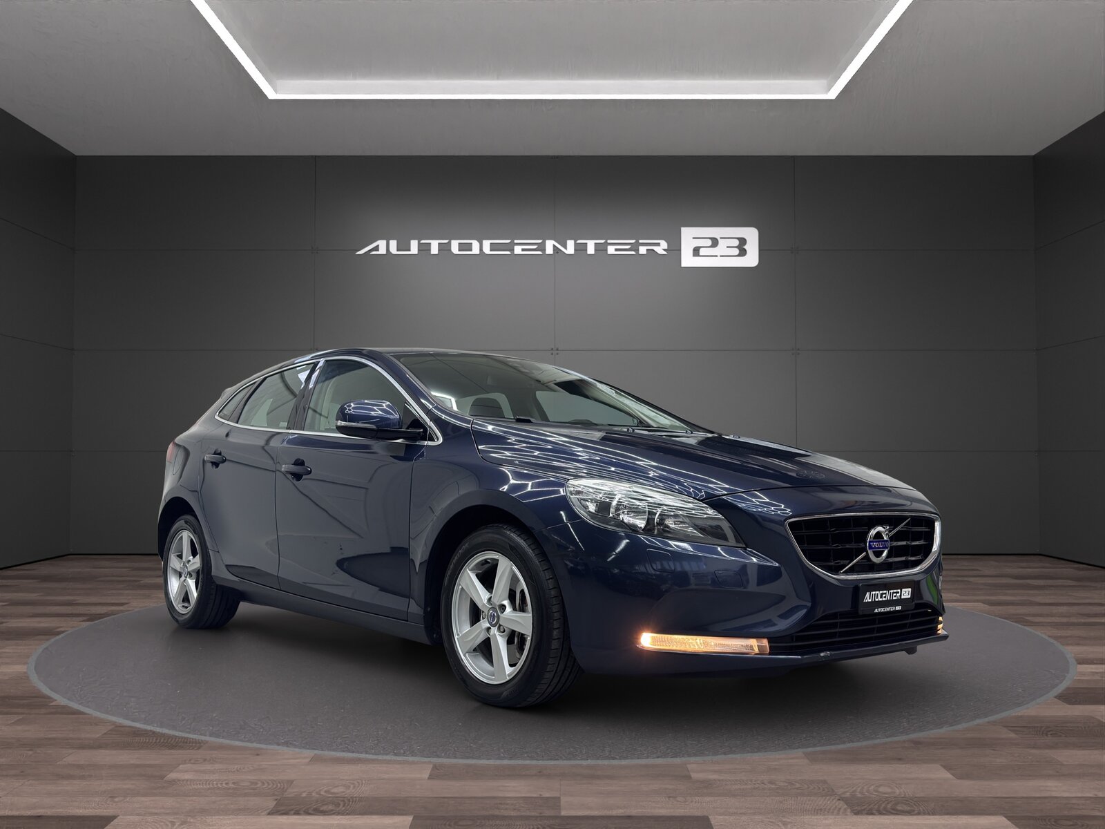 VOLVO V40 D3 Kinetic, Diesel, Occasion / Utilisé, Automatique - 7