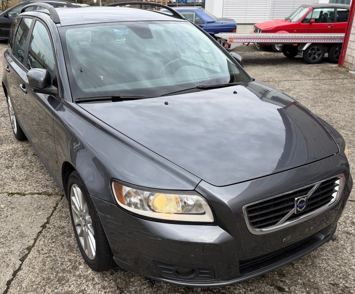 VOLVO V50 2.0D Summum Powershift