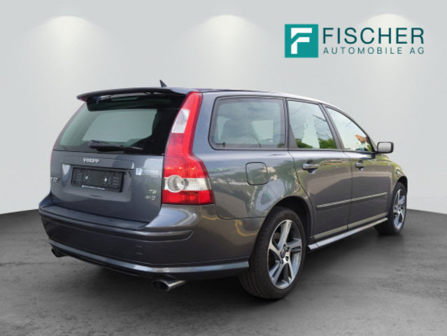 VOLVO V50 T5 AWD Summum, Petrol, Second hand / Used, Manual - 2