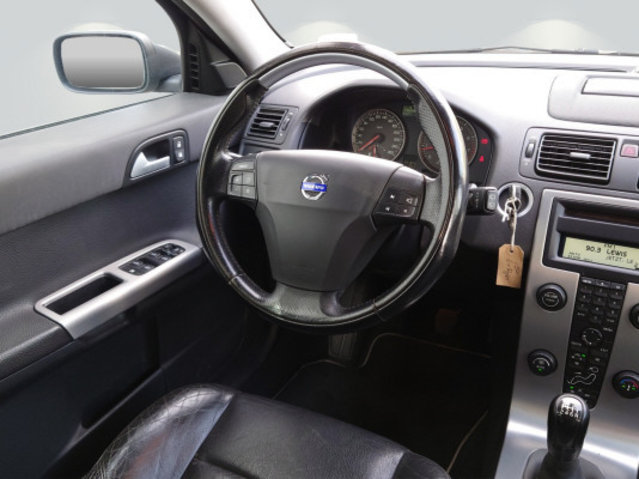 VOLVO V50 T5 AWD Summum, Petrol, Second hand / Used, Manual - 5