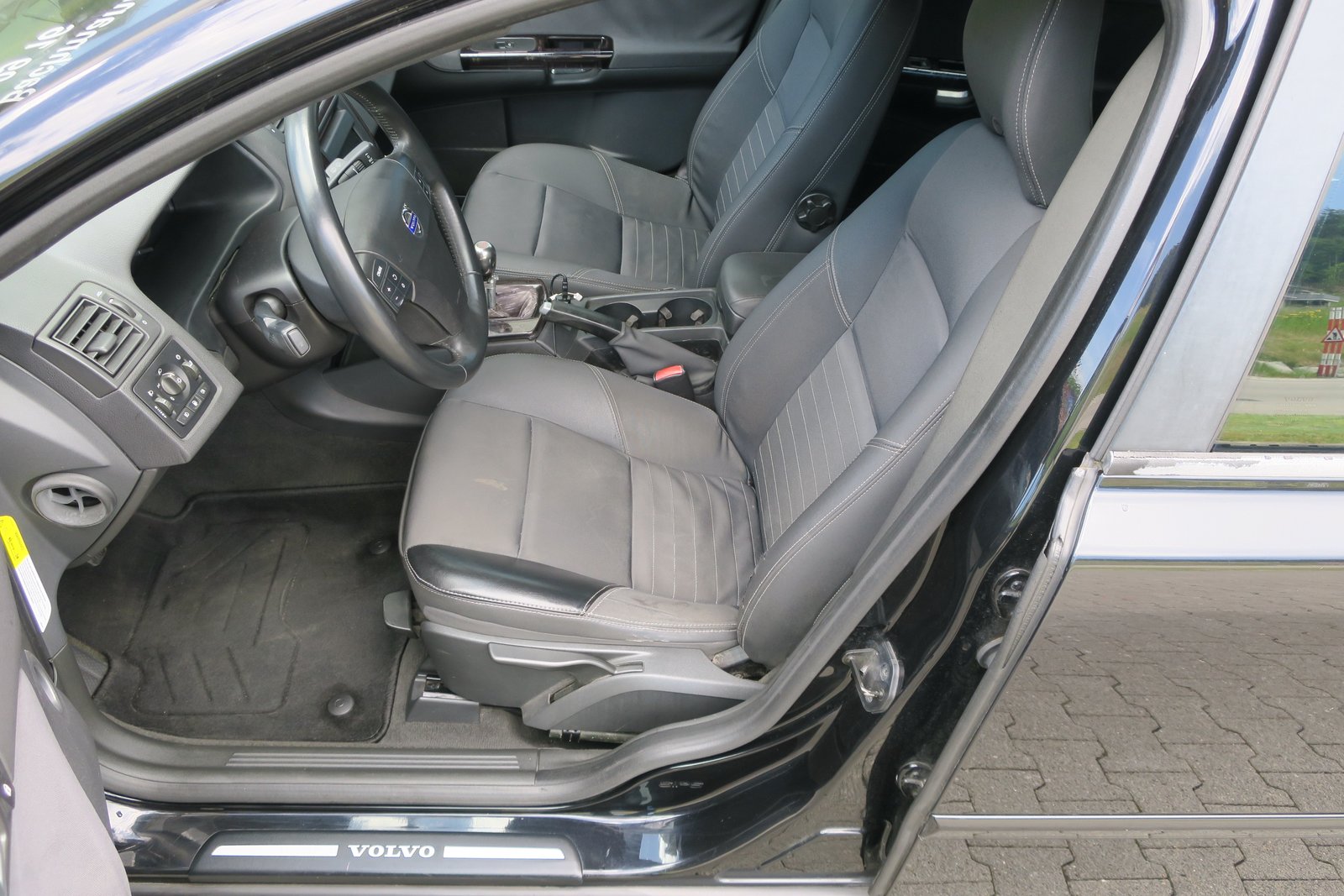 VOLVO V50 T5 Momentum, Petrol, Second hand / Used, Manual - 4