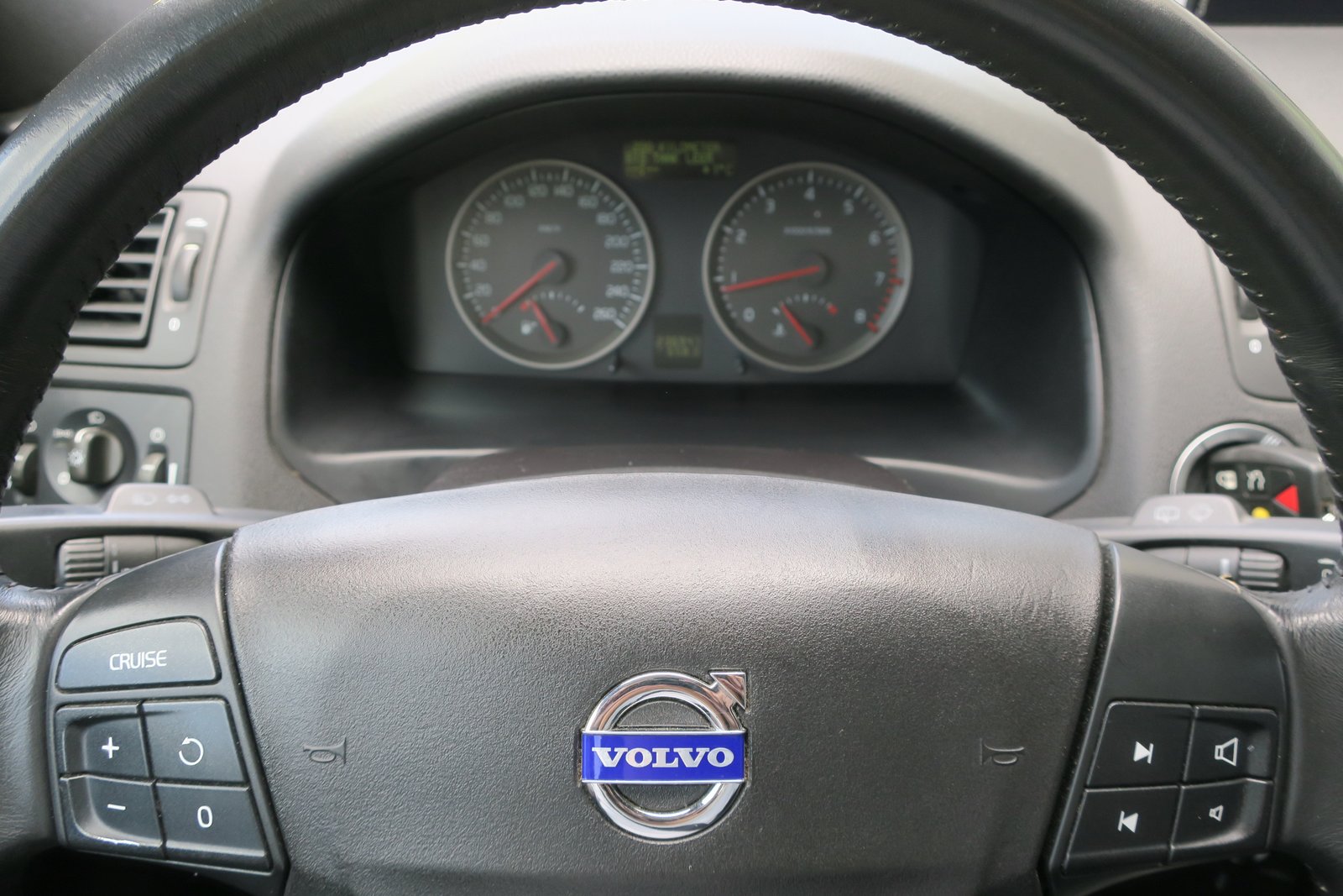 VOLVO V50 T5 Momentum 5-Zylinder Turbo 220PS, Benzina, Occasioni / Usate, Manuale - 6