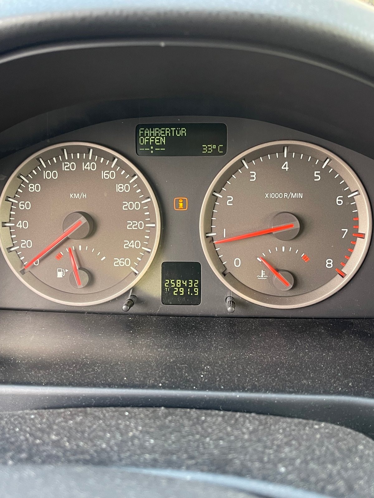 VOLVO V50 2.4 Momentum, Benzin, Occasion / Gebraucht, Handschaltung - 5