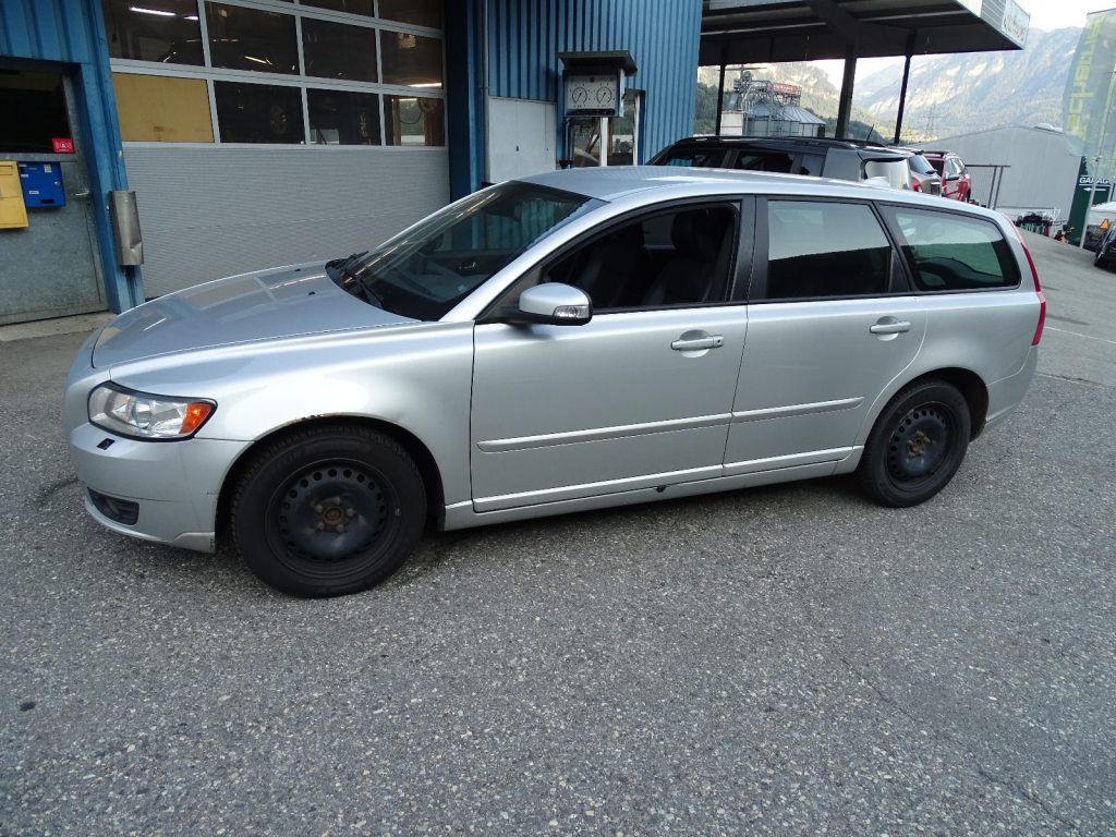VOLVO V50 2.5 T5 AWD