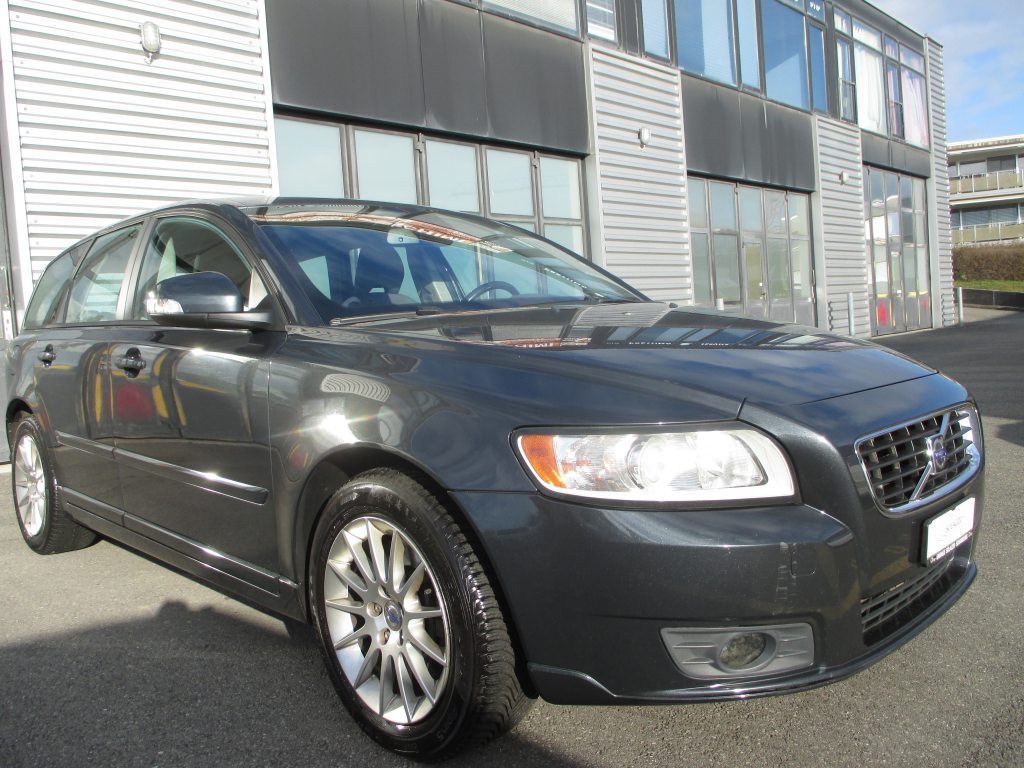VOLVO V50 2.4 D5 Kinetic