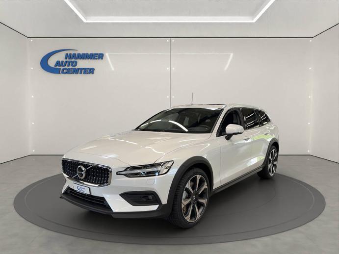 VOLVO V60 Cross Country 2.0 B5 Ultimate, Mild-Hybrid Petrol/Electric, New car, Automatic