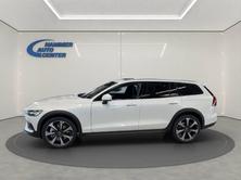 VOLVO V60 Cross Country 2.0 B5 Ultimate, Mild-Hybrid Petrol/Electric, New car, Automatic - 2