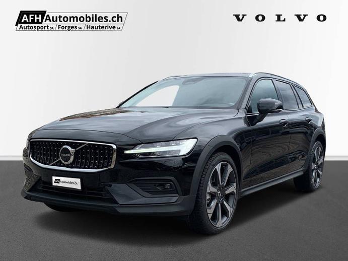 VOLVO V60 Cross Country 2.0 B5 Ultim, Mild-Hybrid Petrol/Electric, New car, Automatic