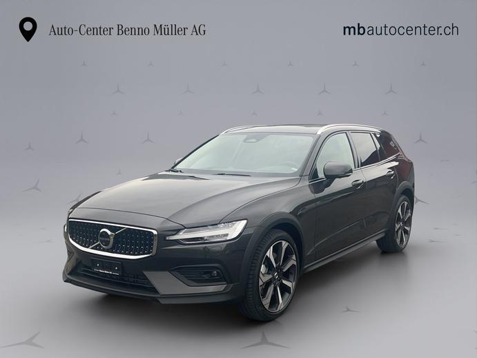 VOLVO V60 Cross Country B5 Mild Hybrid Ultimate AWD Geartronic, Mild-Hybrid Petrol/Electric, New car, Automatic