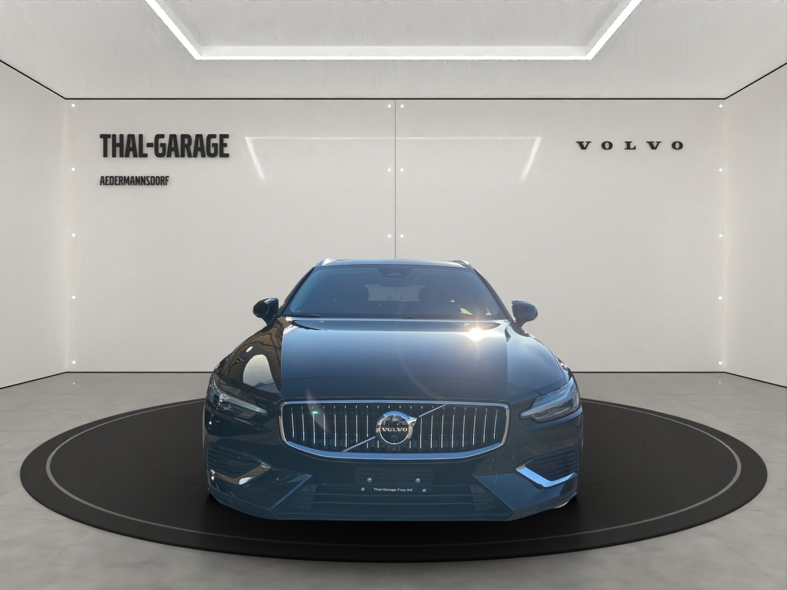 VOLVO V60 2.0 T8 TE Ultra Bright eAWD, Plug-in-Hybrid Petrol/Electric, New car, Automatic - 2