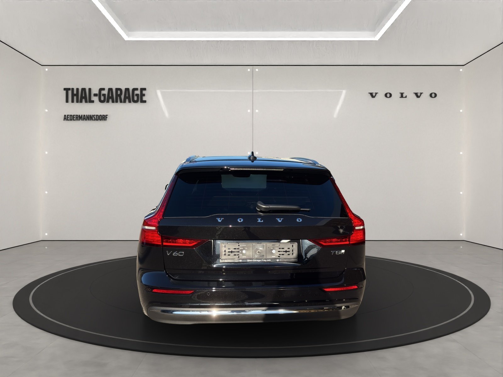 VOLVO V60 2.0 T8 TE Ultra Bright eAWD, Plug-in-Hybrid Petrol/Electric, New car, Automatic - 4