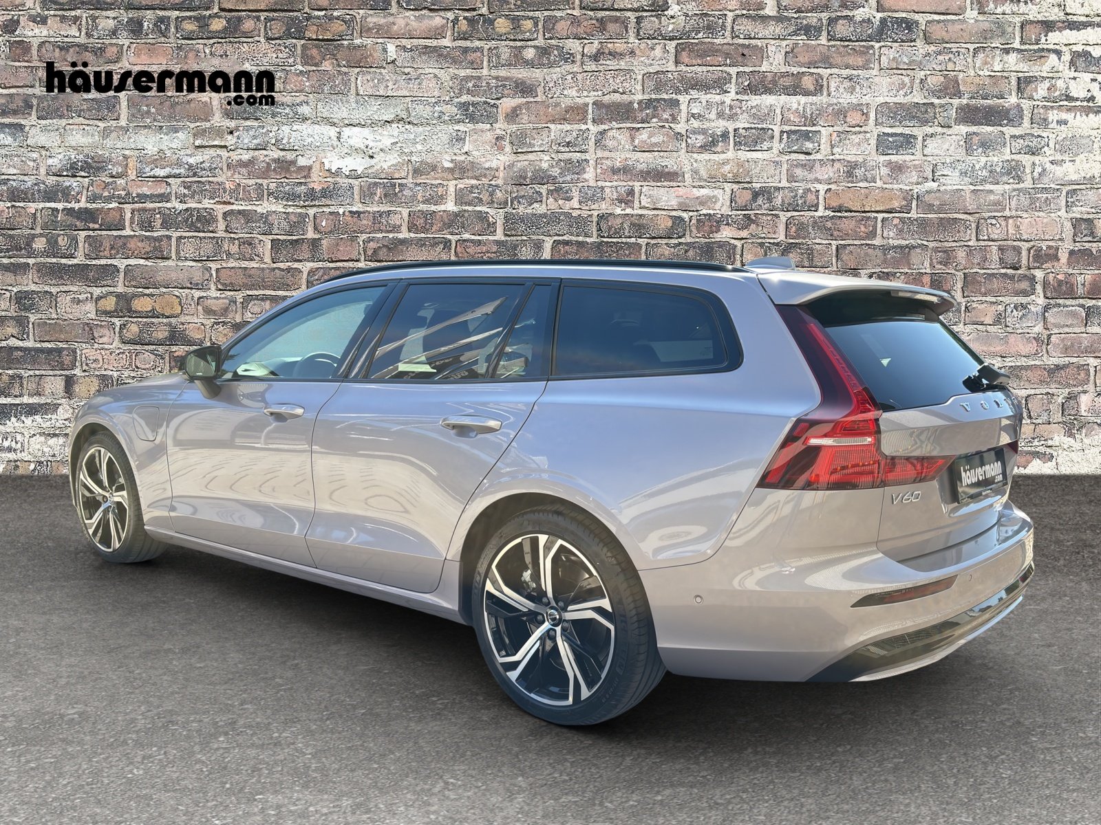 VOLVO V60 2.0 T8 TE Ultra Dark eAWD, Plug-in-Hybrid Petrol/Electric, New car, Automatic - 3