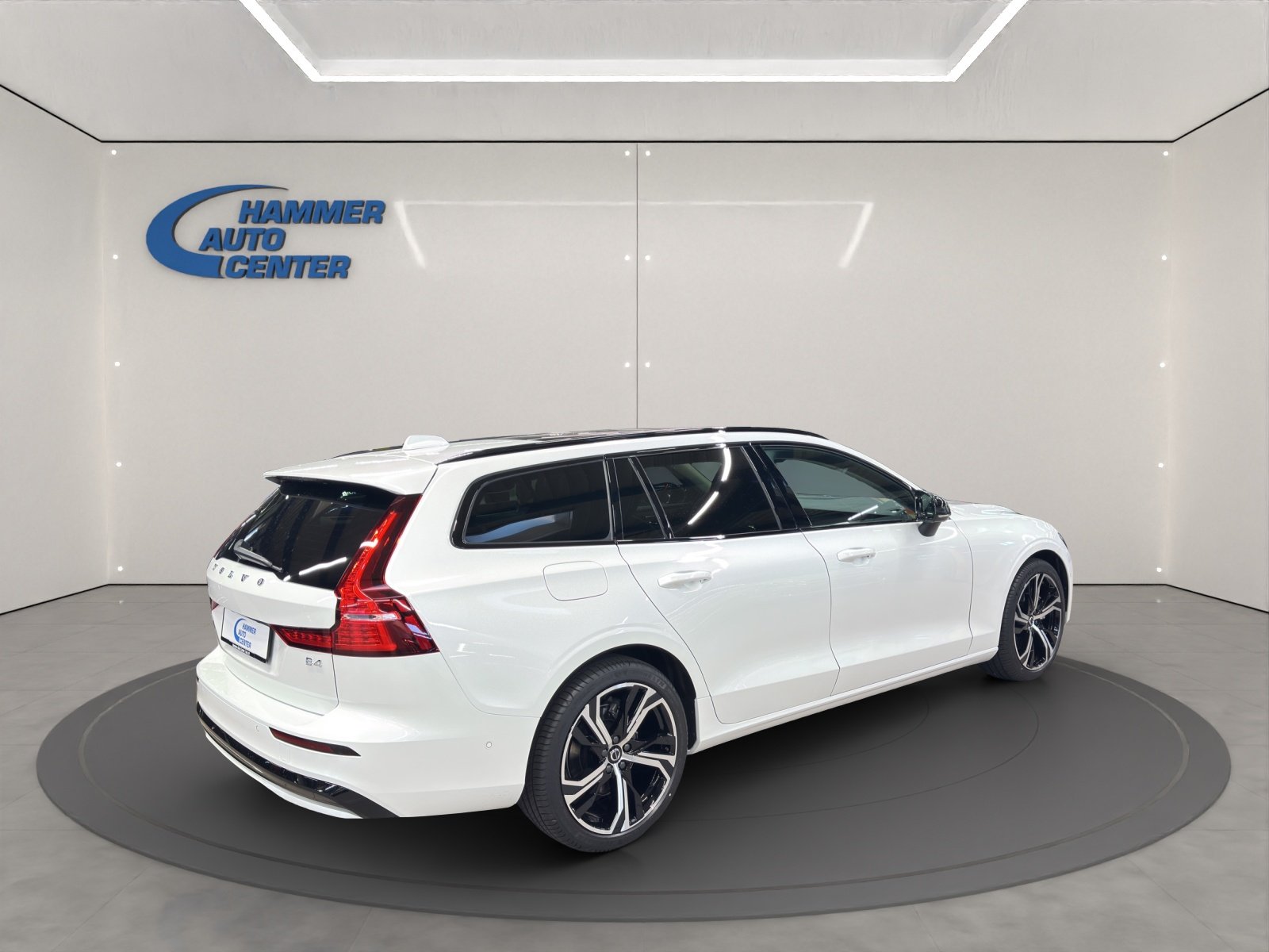 VOLVO V60 2.0 B4 Ultra Dark, Mild-Hybrid Benzin/Elektro, Neuwagen, Automatik - 5