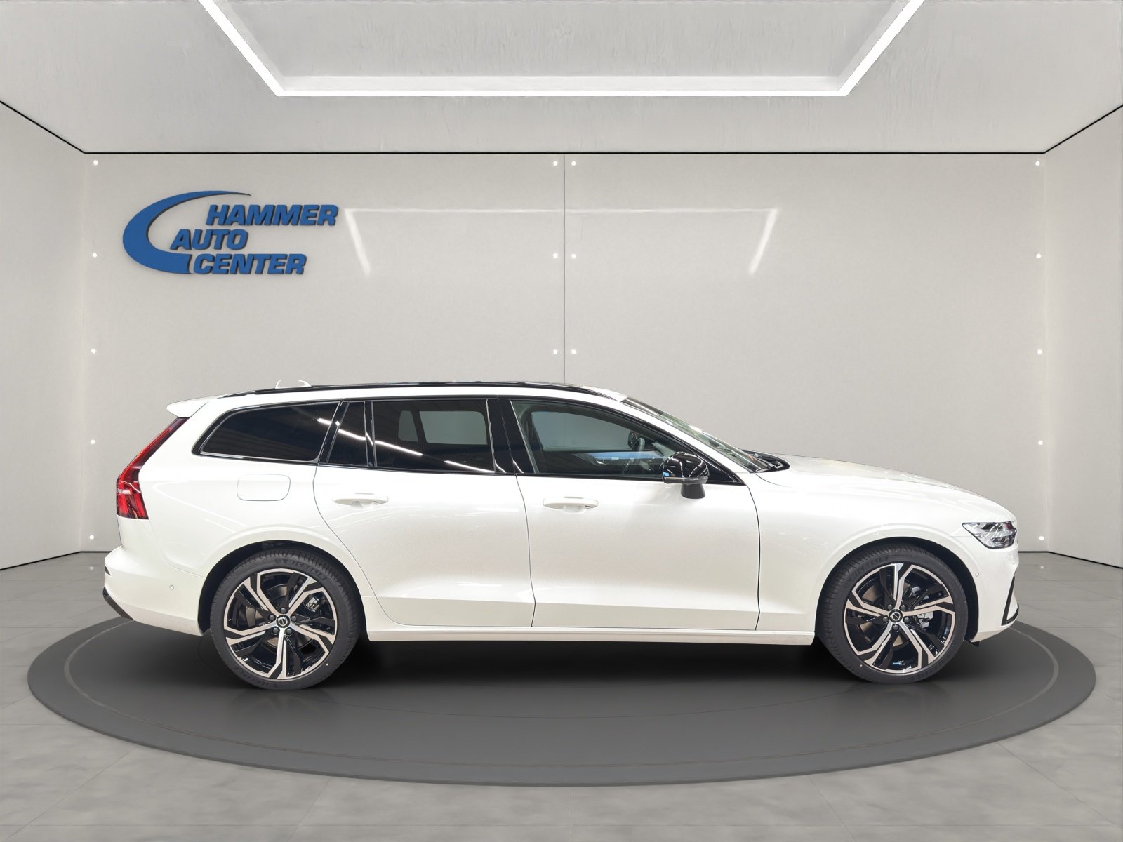 VOLVO V60 2.0 B4 Ultra Dark, Mild-Hybrid Benzin/Elektro, Neuwagen, Automatik - 6