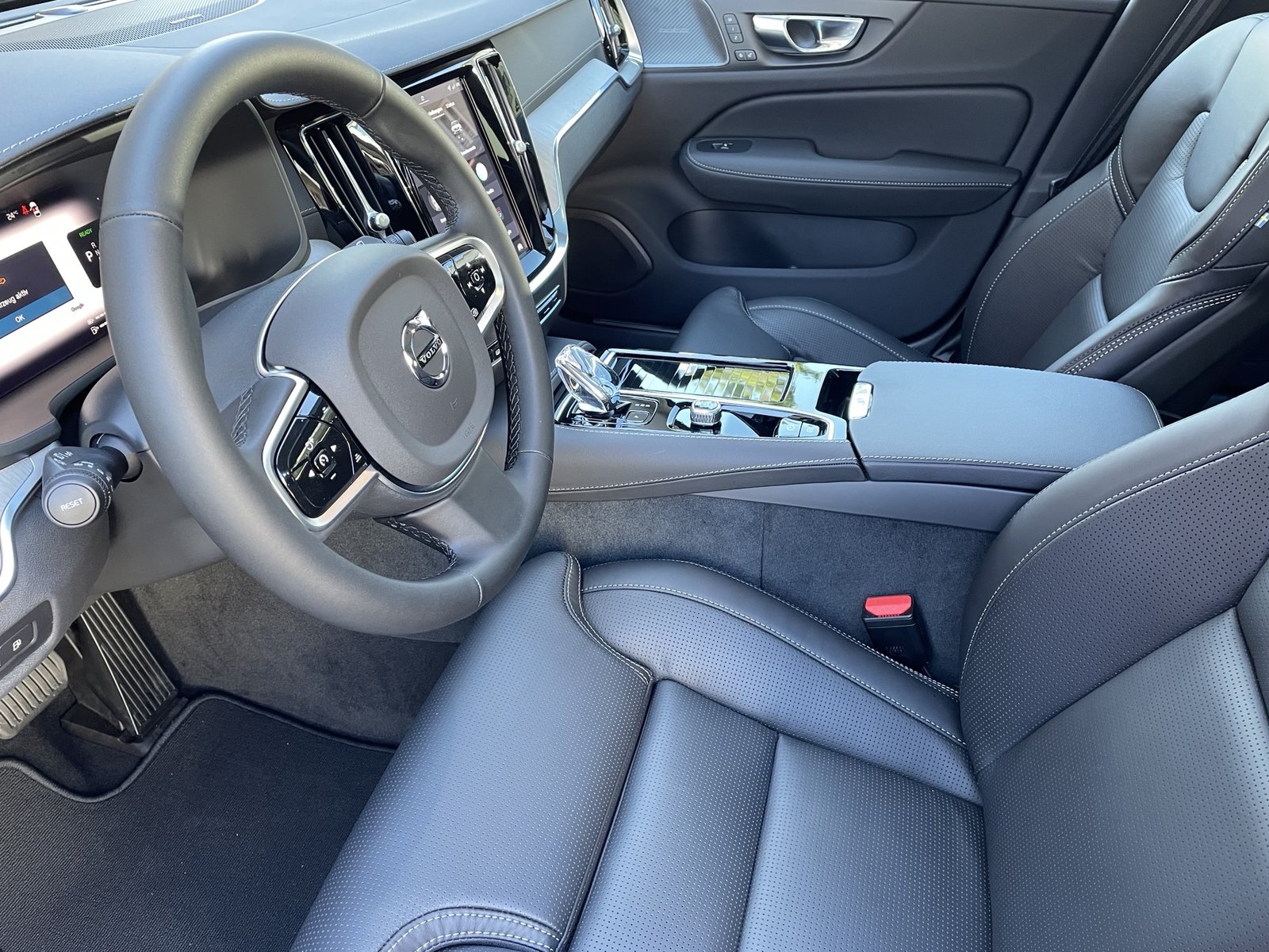 VOLVO V60 2.0 T6 TE Ultra Dark eAWD, Voll-Hybrid Benzin/Elektro, Neuwagen, Automatik - 4