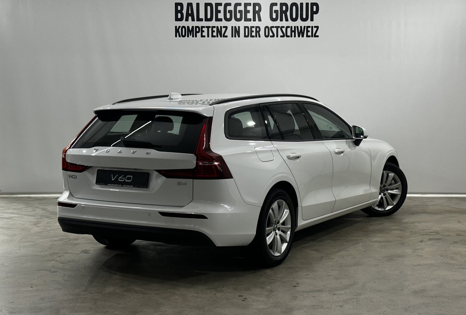 VOLVO V60 2.0 B4 Core, Hybride Intégral Essence/Électricité, Voiture nouvelle, Automatique - 3