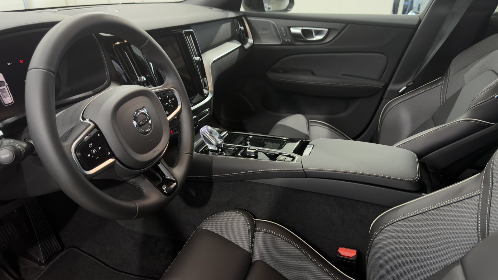 VOLVO V60 2.0 T6 TE Ultra Dark eAWD, Hybride Integrale Benzina/Elettrica, Auto nuove, Automatico - 4