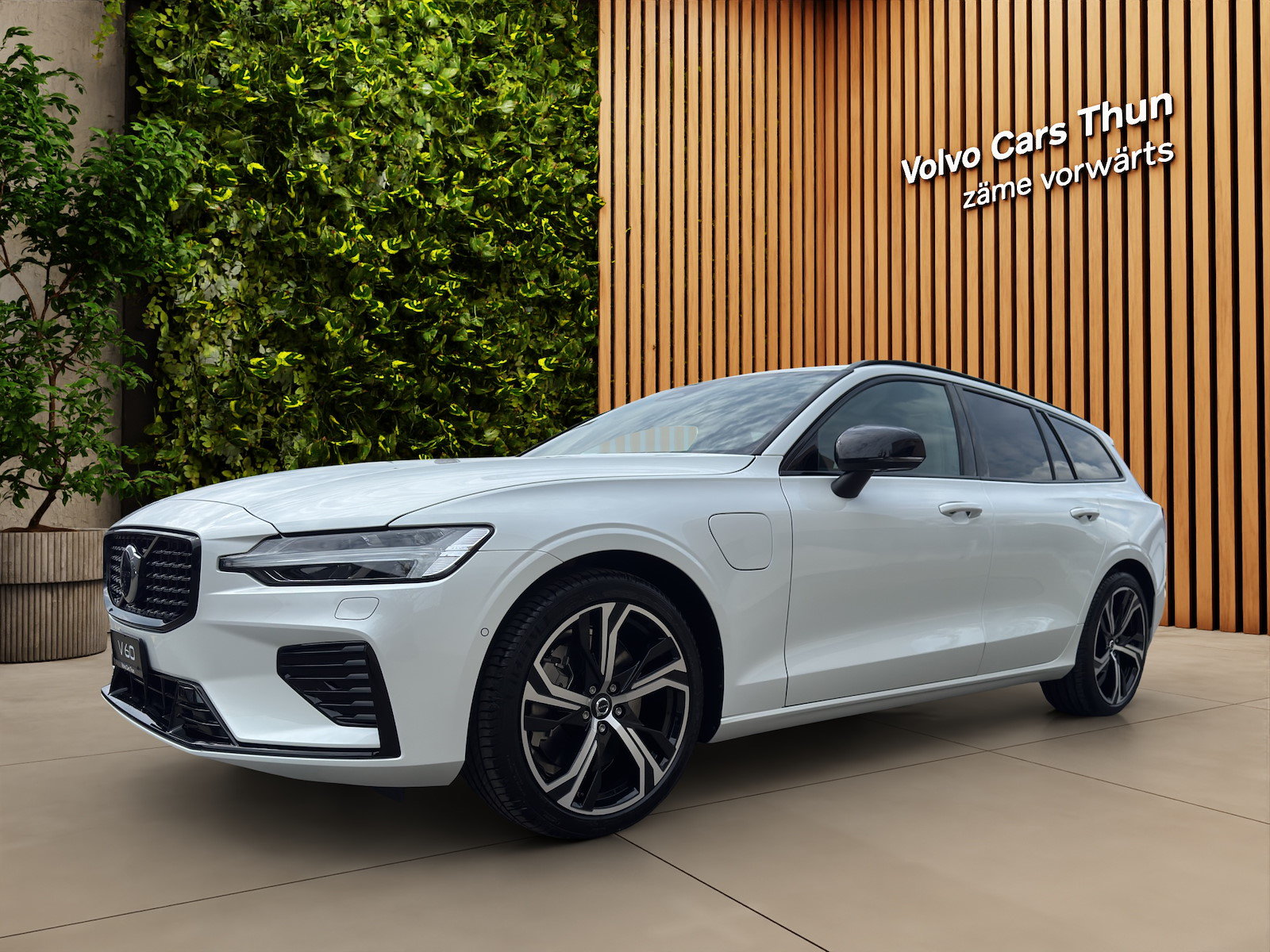 VOLVO V60 2.0 T8 TE Ultra Dark eAWD