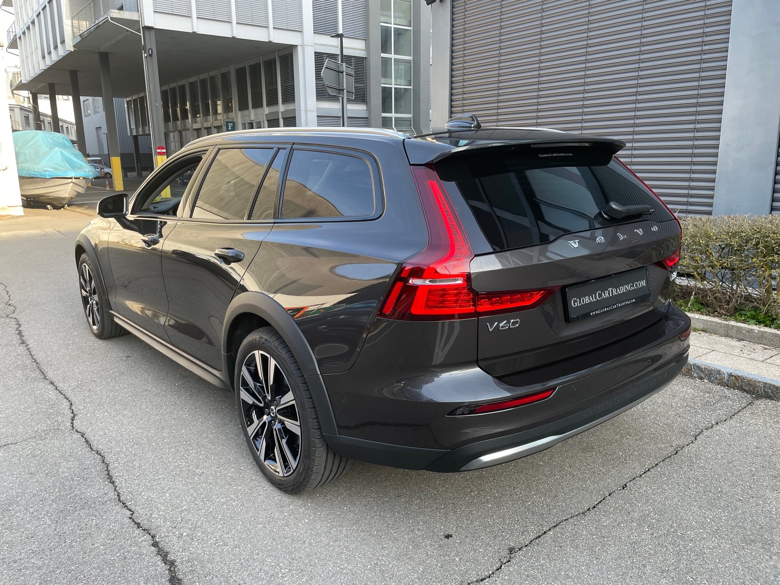 VOLVO V60 Cross Country B5 Mild Hybrid Plus AWD Geartronic, Hybride Leggero Benzina/Elettrica, Auto nuove, Automatico - 3