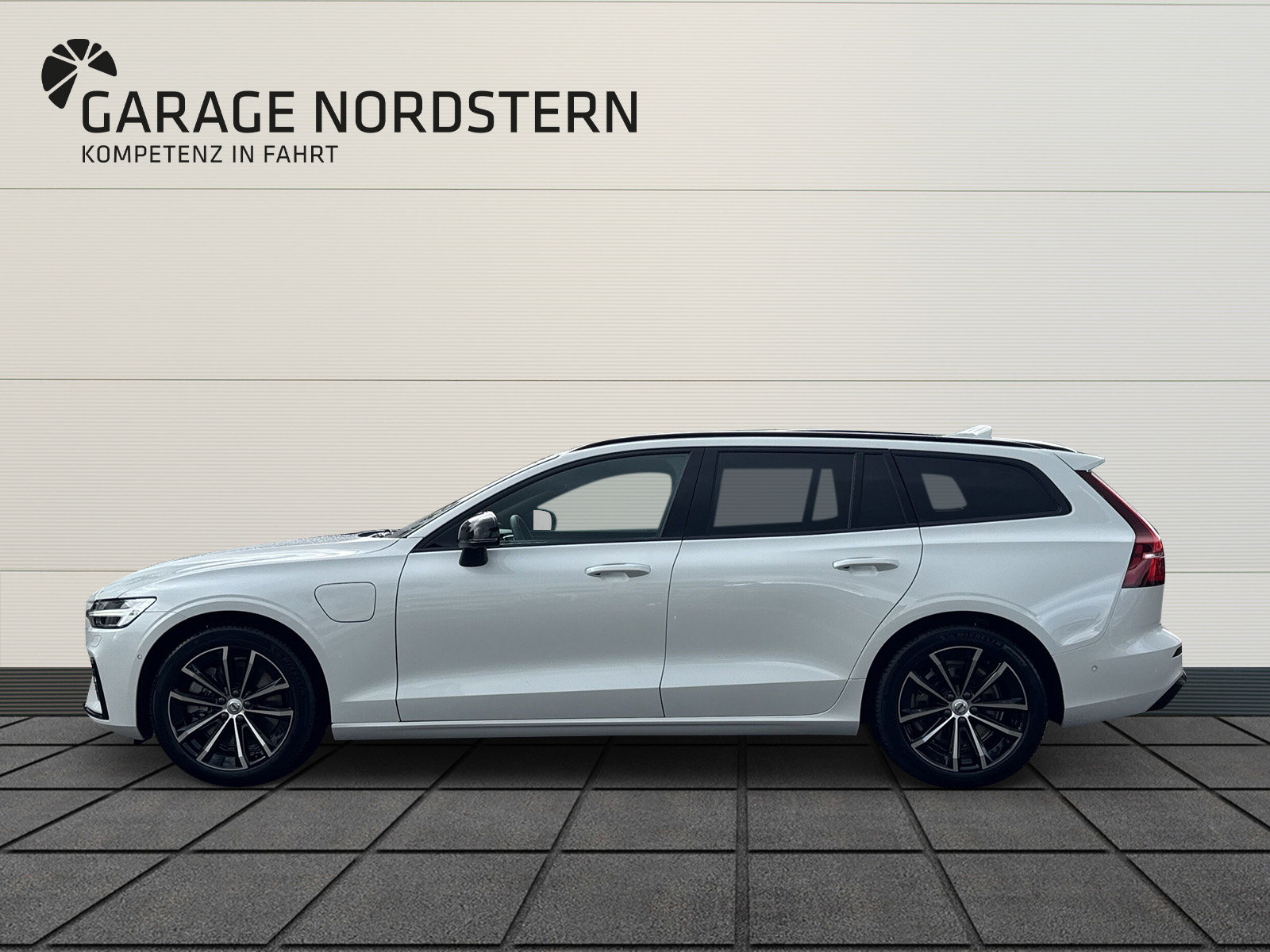 VOLVO V60 2.0 T6 TE Ultra Dark eAWD, Plug-in-Hybrid Benzin/Elektro, Neuwagen, Automatik - 2