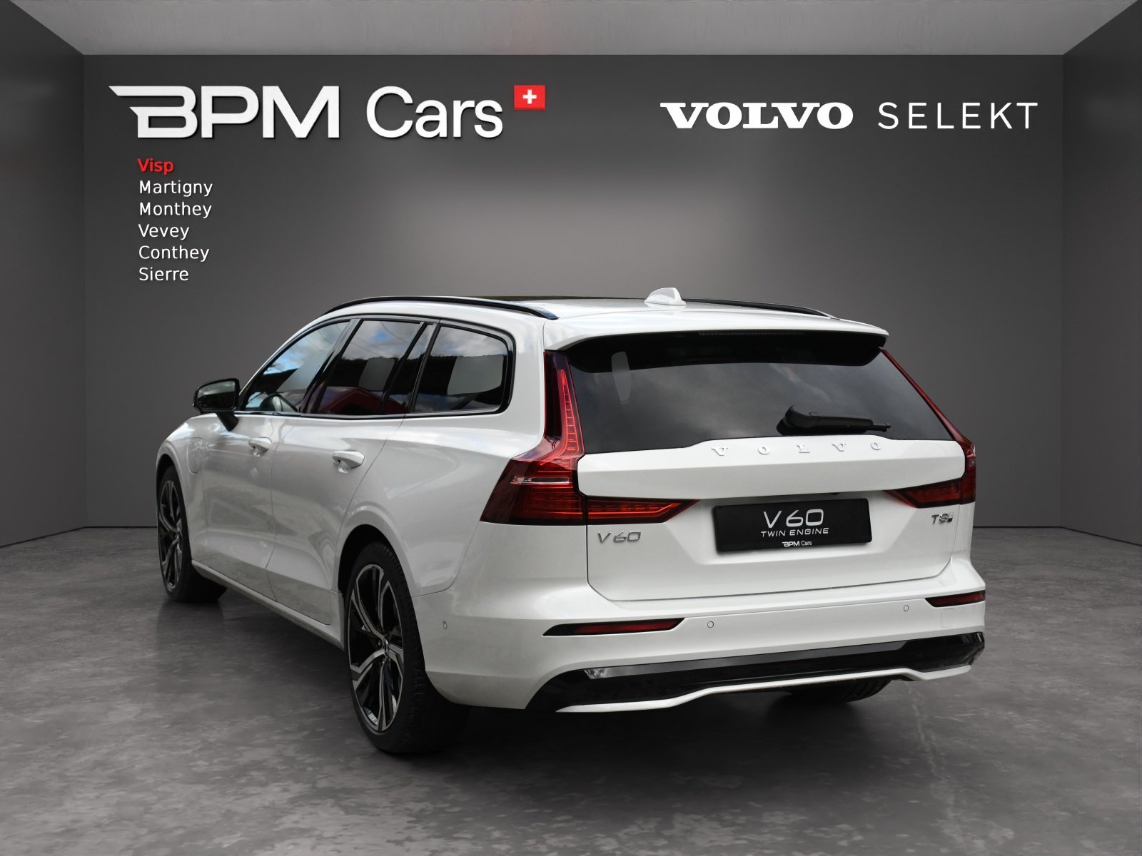 VOLVO V60 T8 eAWD Plug in Hybrid Ultra Dark Geartronic, Hybride Rechargeable Essence/Électricité, Voiture nouvelle, Automatique - 3